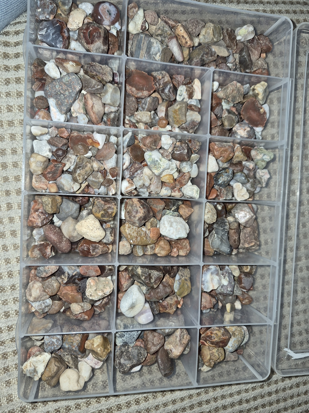 Lake Superior Agates! Each Grid Is Full!